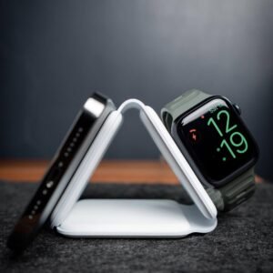 3-in-1-wireless-charger-for-iphone-airpods-watch