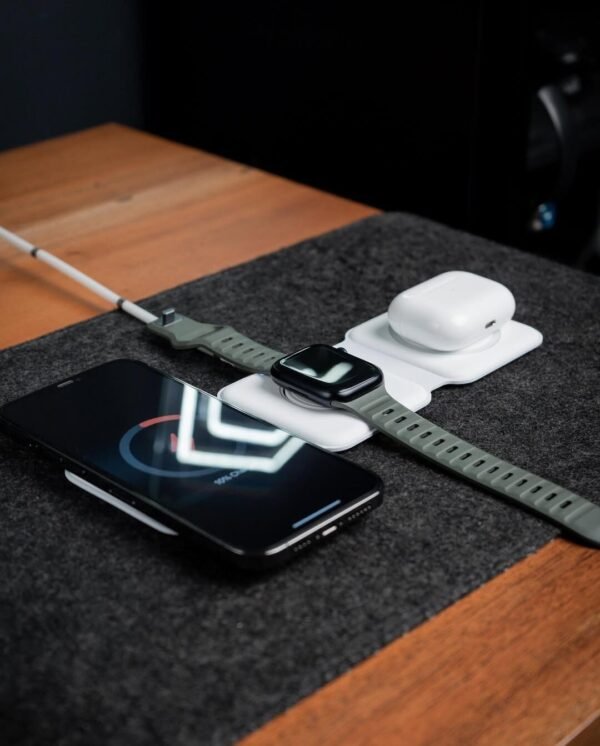 3-in-1-wireless-charger-for-iphone-airpods-watch