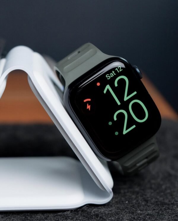 3-in-1-wireless-charger-for-iphone-airpods-watch